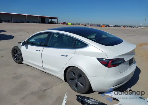 2020 Tesla Model 3 Standard Range Plus Rear-Wheel Drive/Standard Range Rear-Wheel Drive z USA, uszkodzony, nr VIN 5YJ3E1EAXLF747066